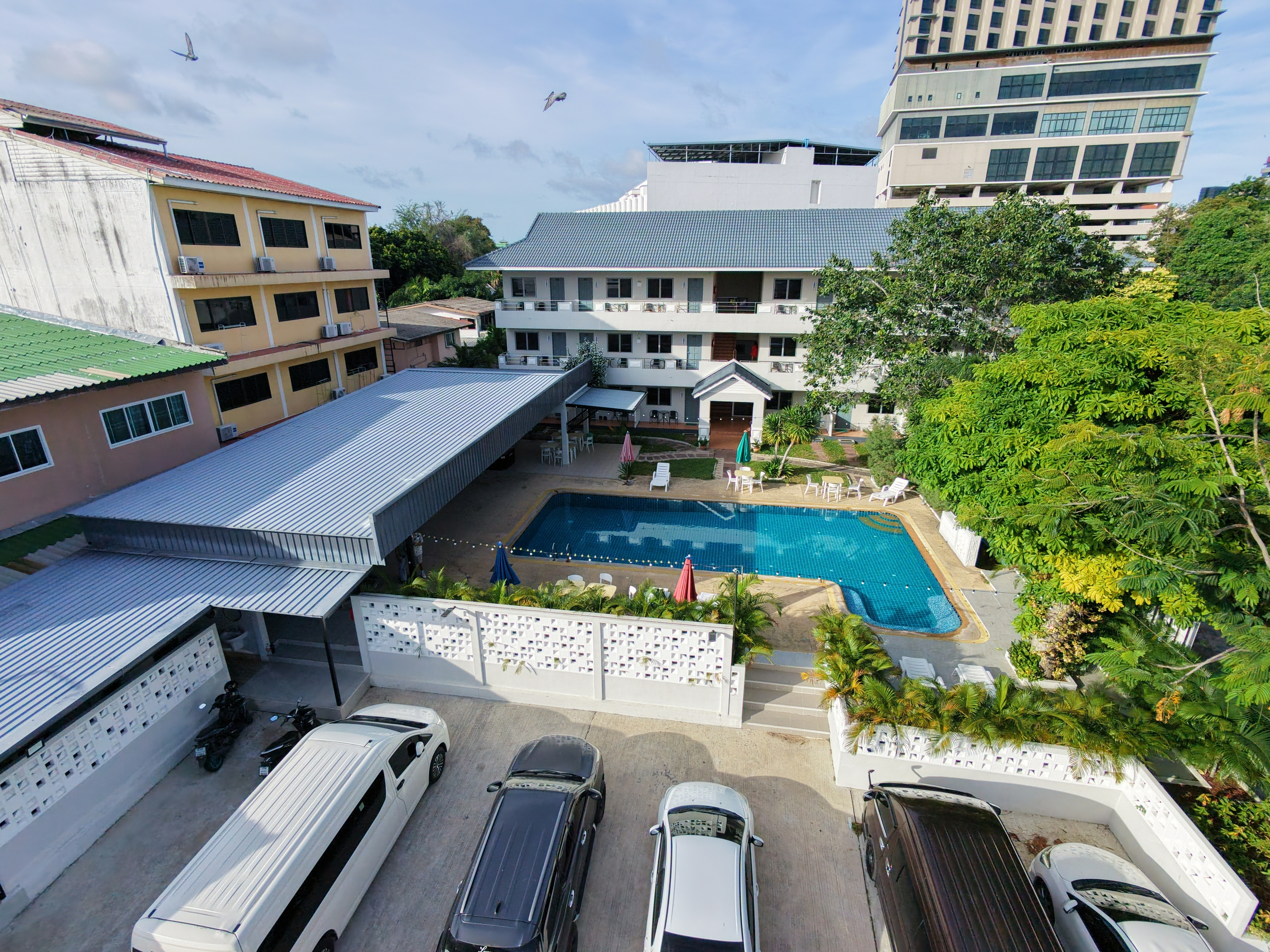 Ananya Hotel Pattaya - pool view